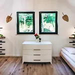 Semesterbostad House *