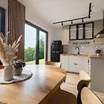 House Semesterbostad *