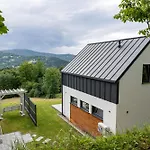 House Semesterbostad
