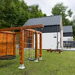 Semesterbostad House *